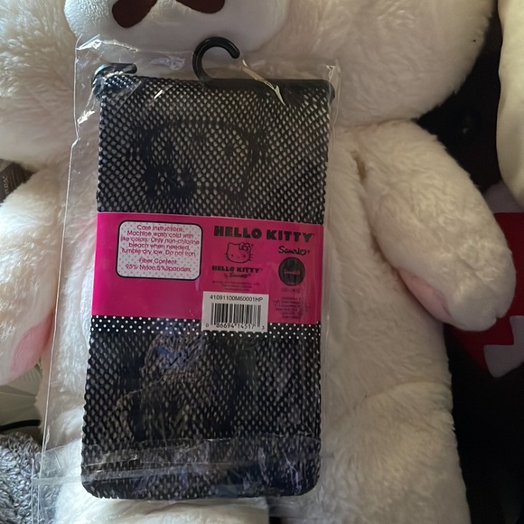 Hello Kitty O/S Fishnet Tights 🖤💖🥰 - Picture 4 of 9